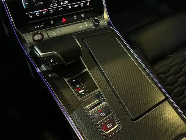 Audi RS6 view 12