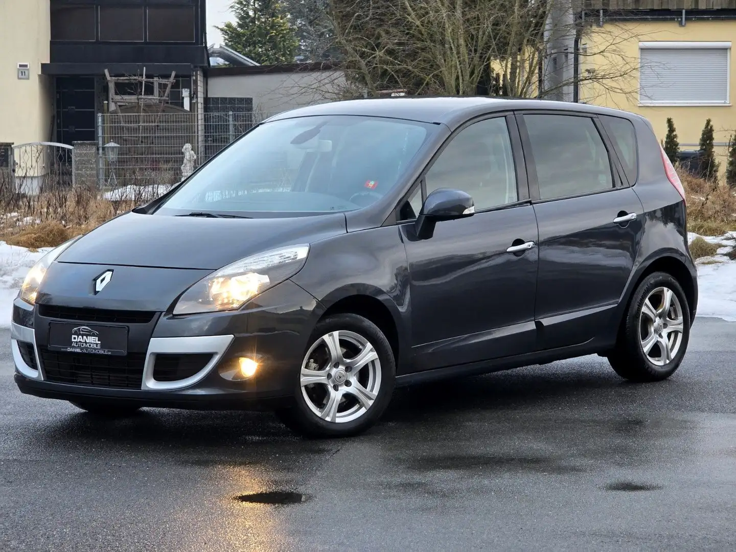 Renault Scenic III 1.4 Dynamique KLIMAAUT.+ALU+TÜV:11/26 Grau - 2