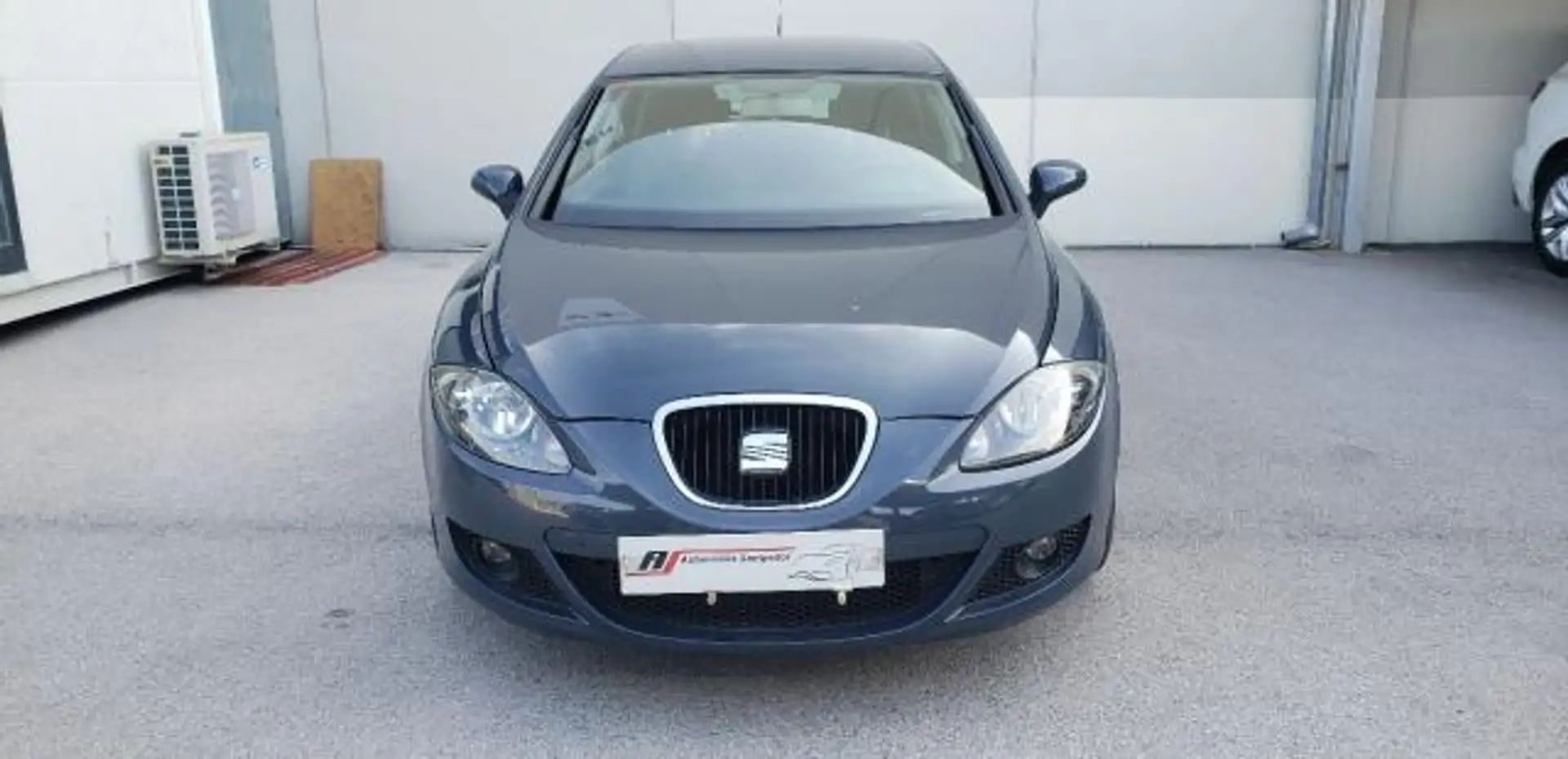 SEAT Leon 1.9TDI Reference Gris - 2