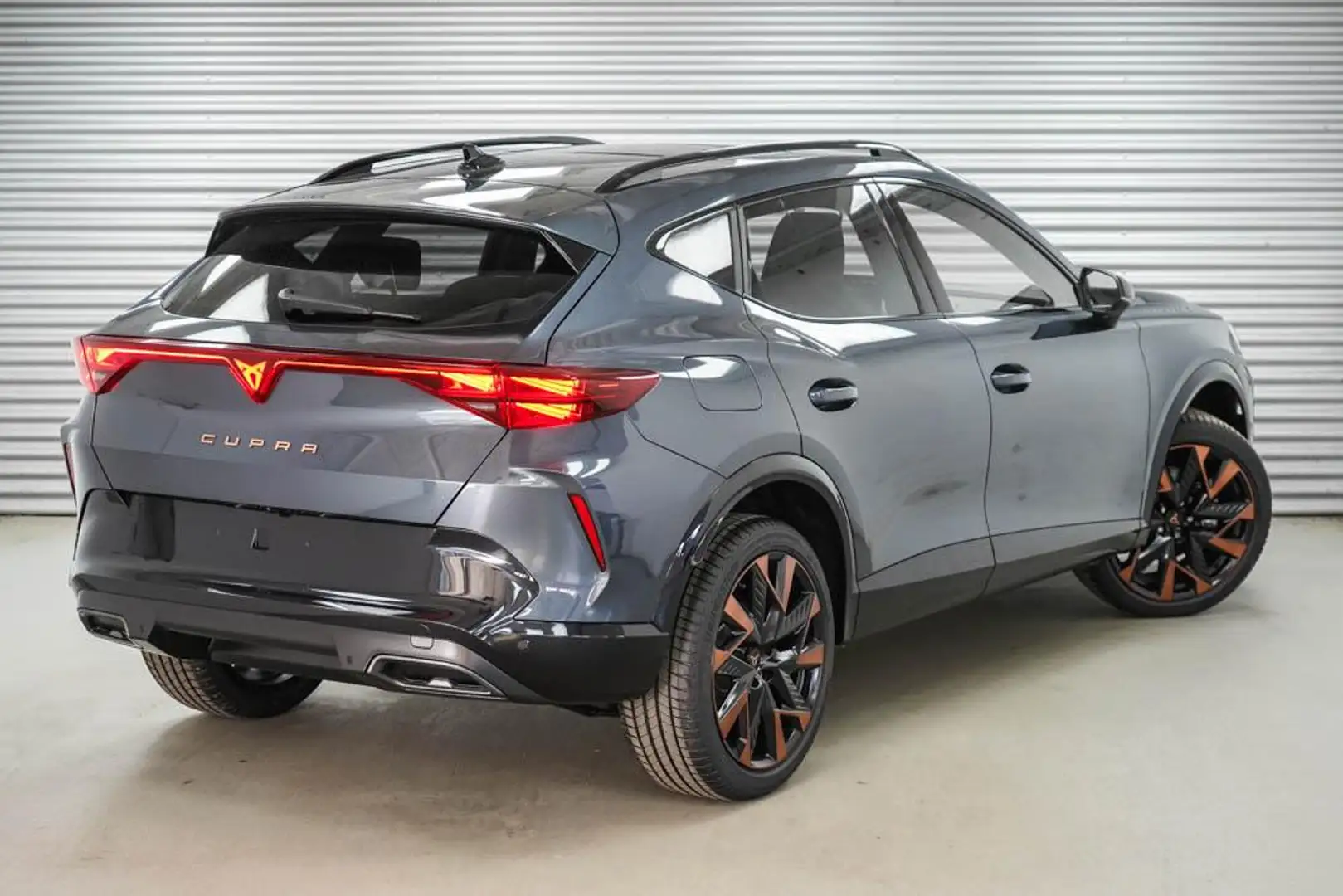 CUPRA Formentor 1,5 eTSI DSG - LAGER 110 kW (150 PS), Automatik Grau - 2