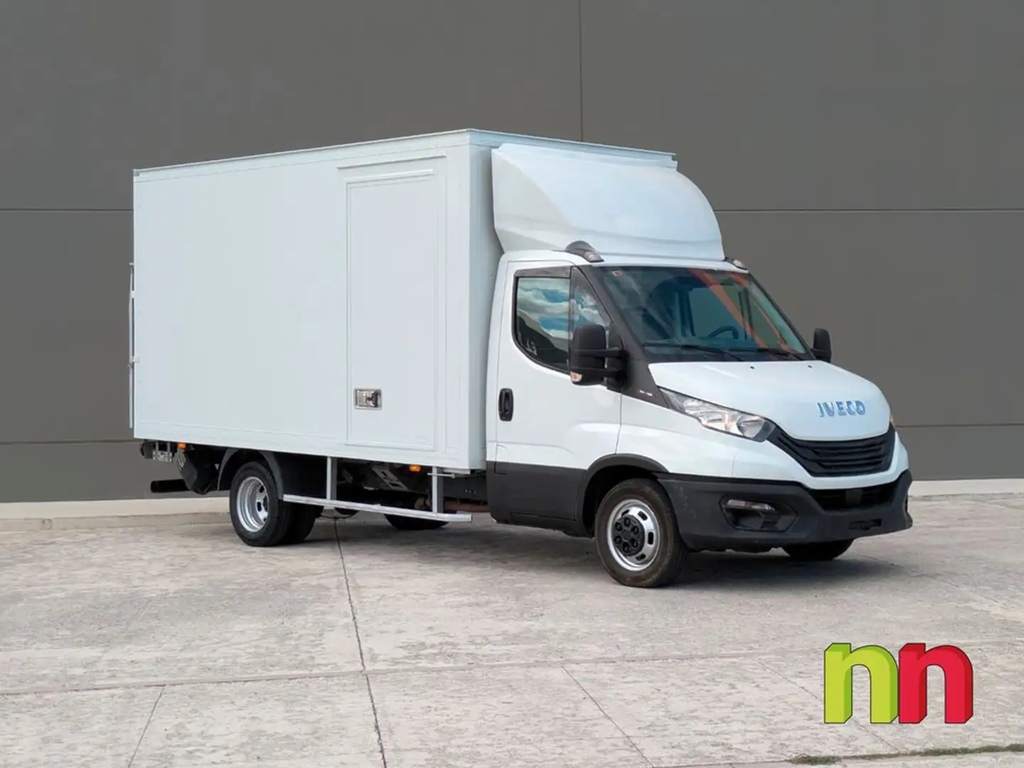 Iveco Daily Carrozada con plataforma 35C16H 20m3 3.0TD 160cv + Blanco - 2