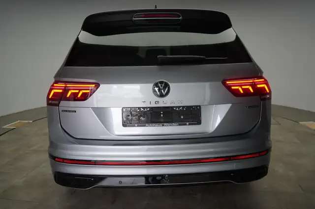 Volkswagen Tiguan Allspace view 5