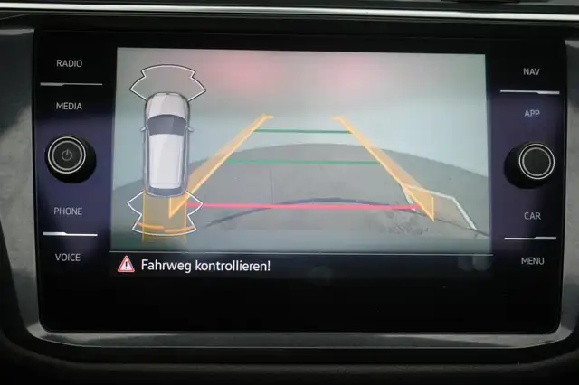 Volkswagen Tiguan Allspace view 15