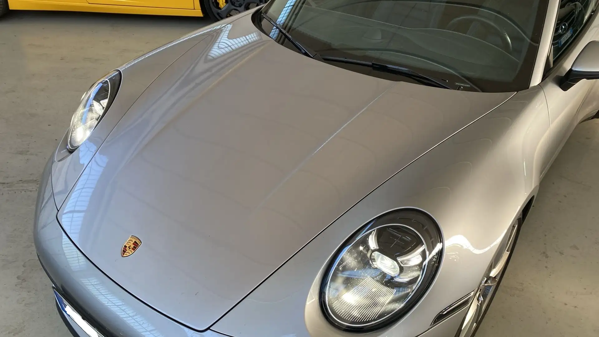 Porsche 992 Carrera 4S Argento - 1