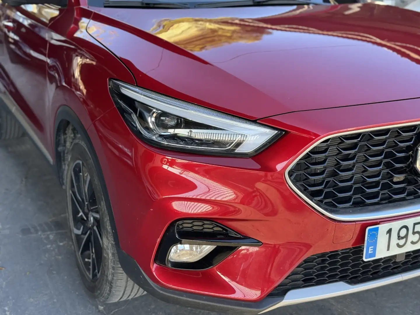 MG ZS 1.5 VTi-Tech Luxury 78kW Violett - 2