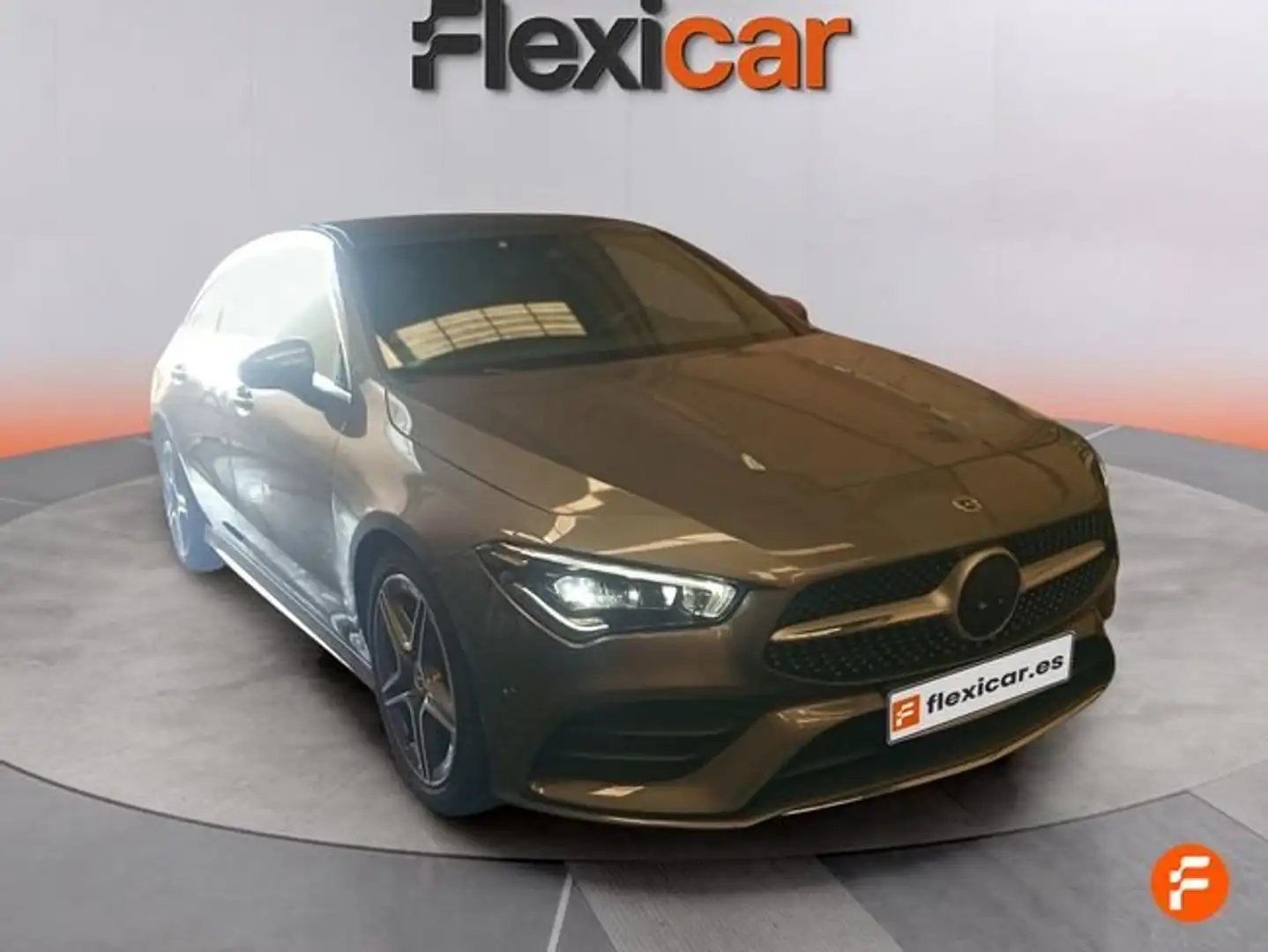Mercedes-Benz CLA 200 Shooting Brake 200d 8G-DCT Gris - 2