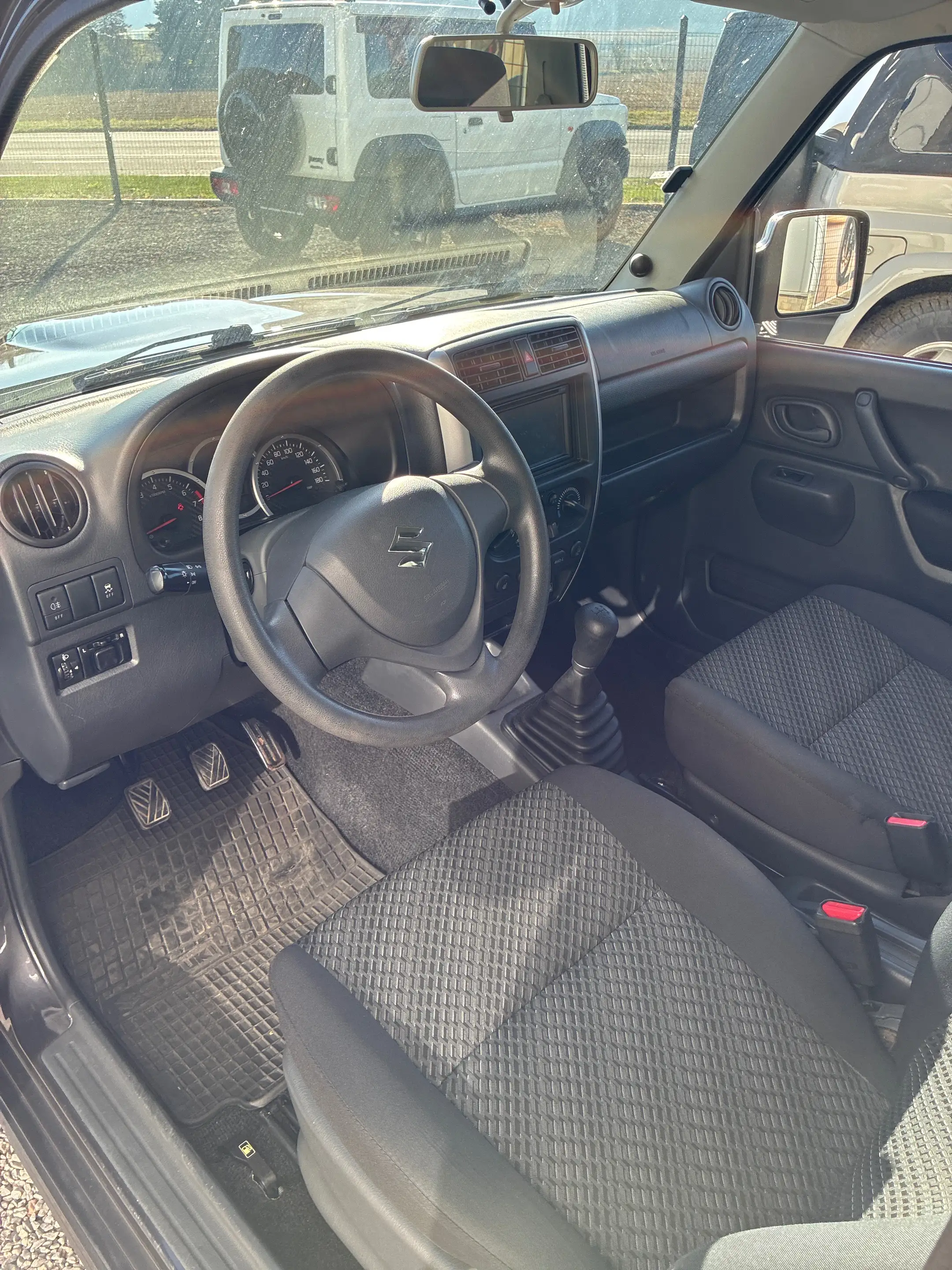 Suzuki Jimny Jimny 1.3i JX — photo 6