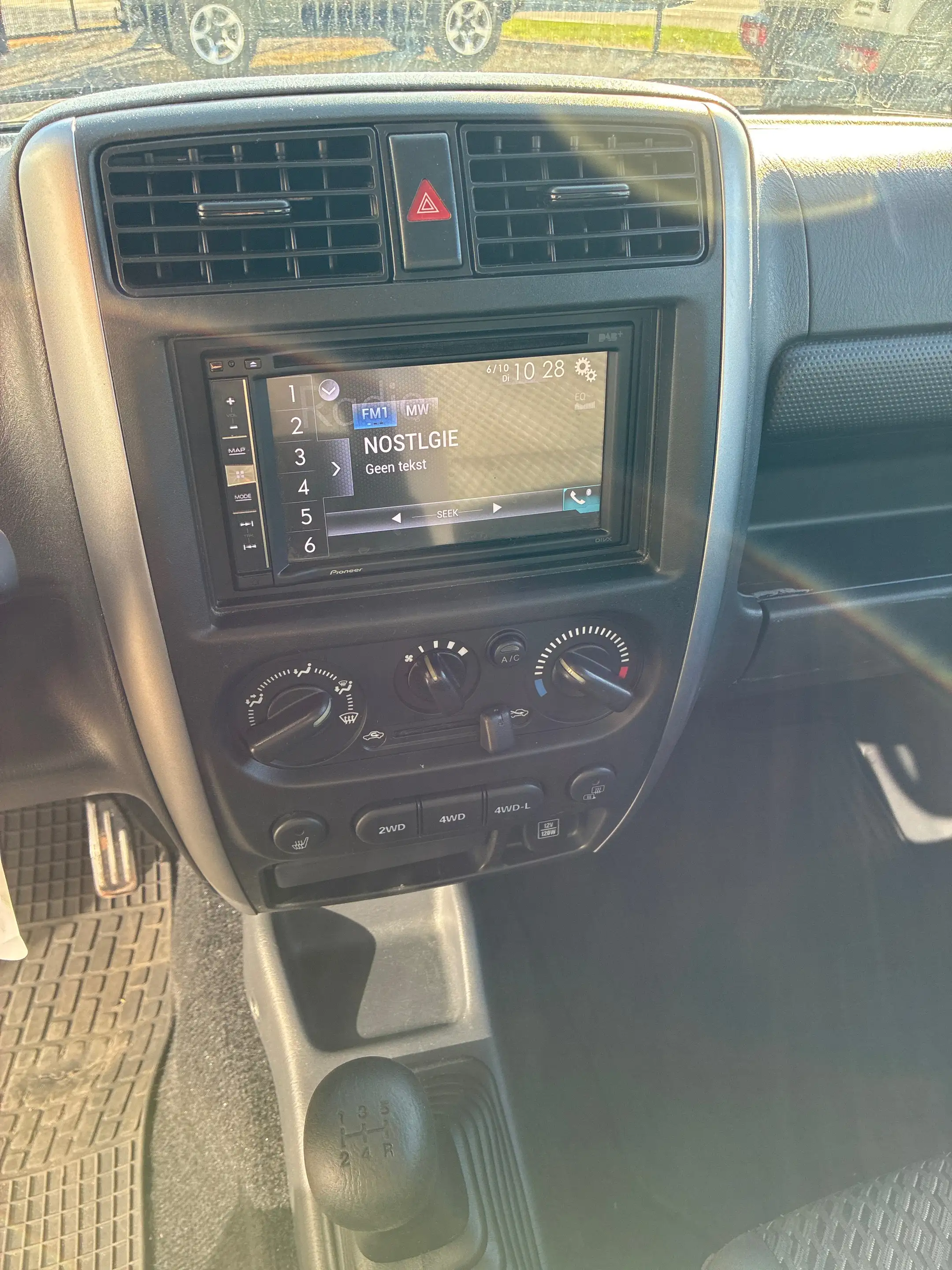 Suzuki Jimny Jimny 1.3i JX — photo 7