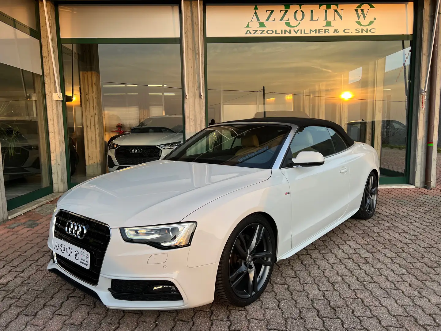 Audi A5 Cabrio 2.0 tdi 190cv S-line, Navi, Pelle, 19" Bianco - 1