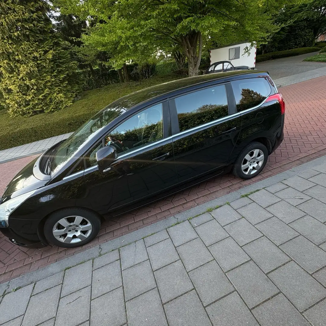 Peugeot 5008 1.6 ;  7 zitplaatsen Zwart - 1