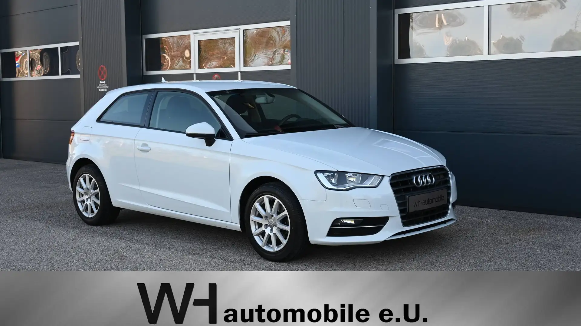 Audi A3 A3 1,2 TFSI Attraction Weiß - 1