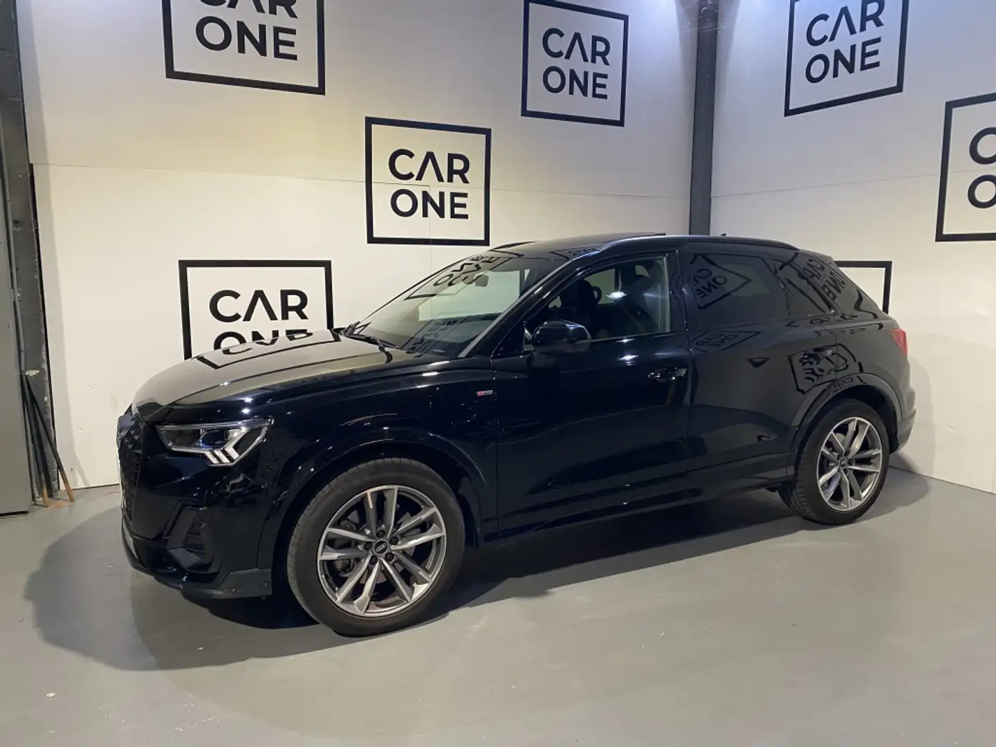 Audi Q3 45 TFSIe Black line S-tronic Noir - 2