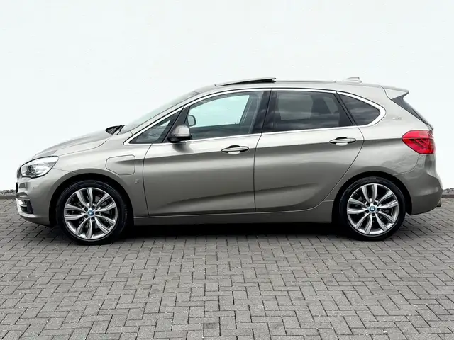BMW 2 Series view 8