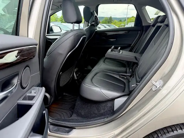 BMW 2 Series view 12