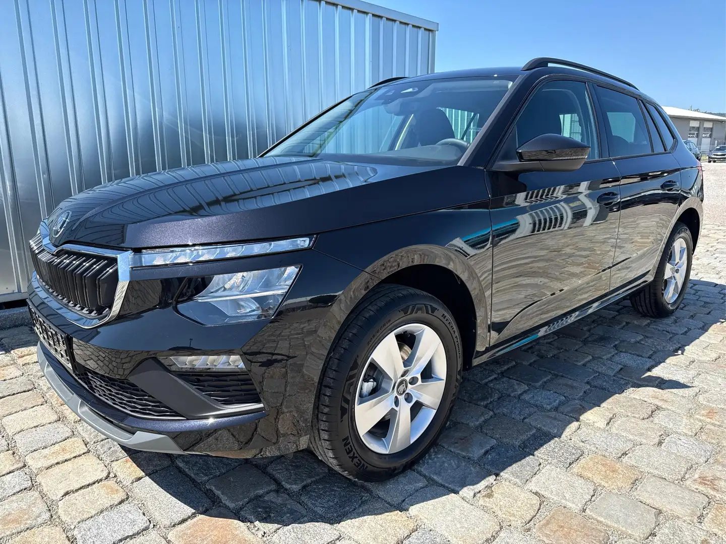 Skoda Kamiq EXTRA 1.5 TSI 150 PS DSG -5 Jahre Garantie-16" ... Schwarz - 1