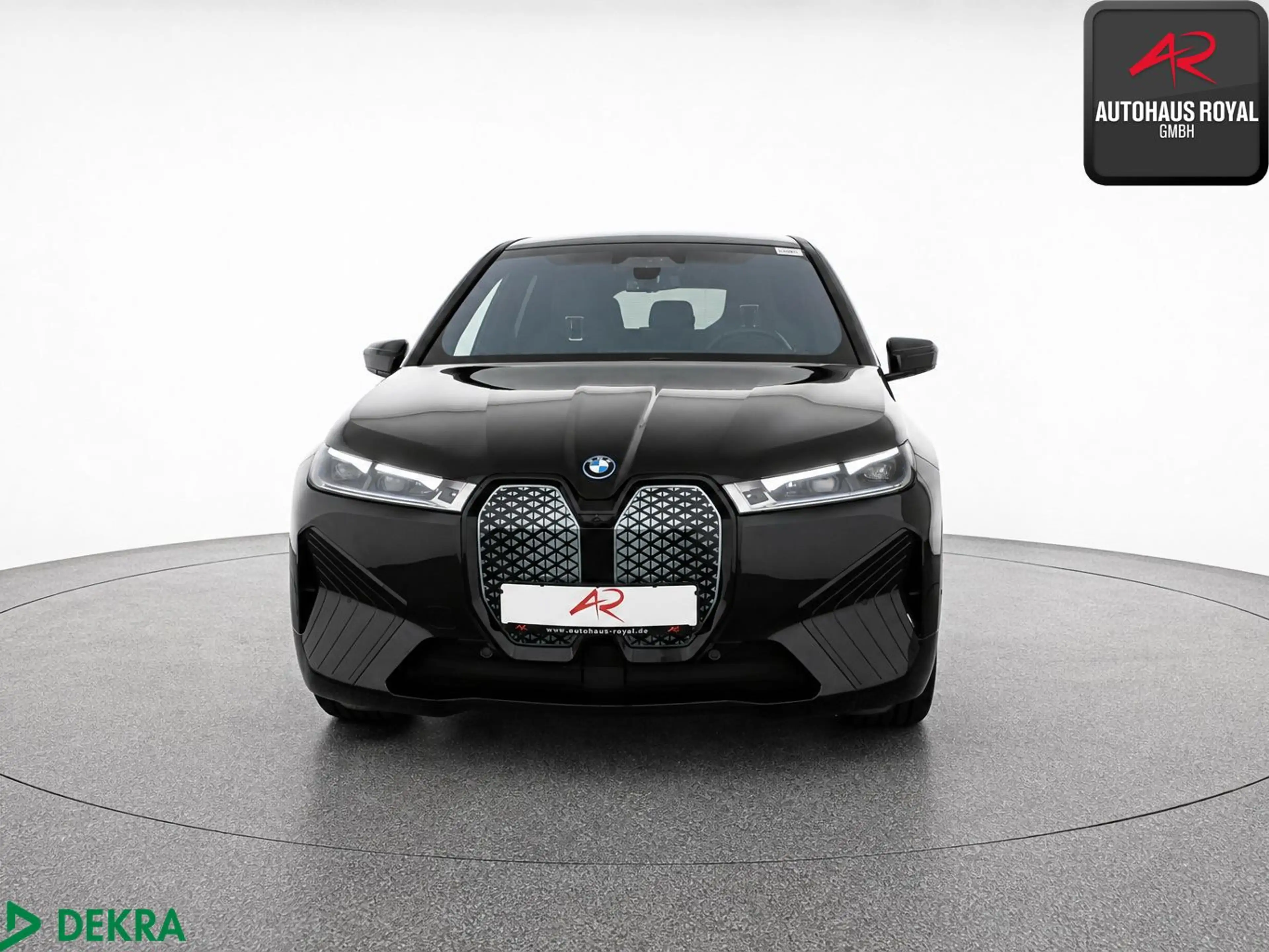 BMW iX xDrive50 SPORT PANO,HUD,360GRAD,SITZKLIMA,AHK — photo 8
