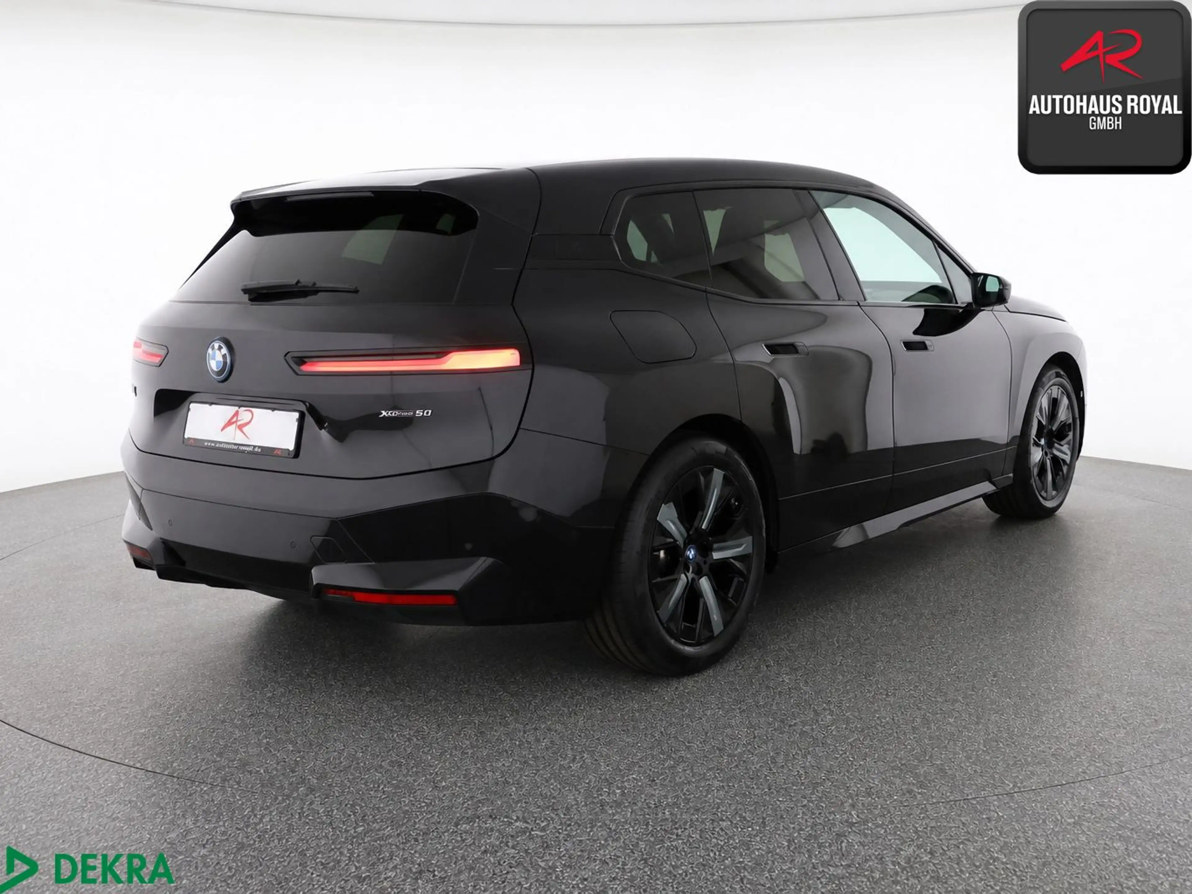 BMW iX xDrive50 SPORT PANO,HUD,360GRAD,SITZKLIMA,AHK — photo 5