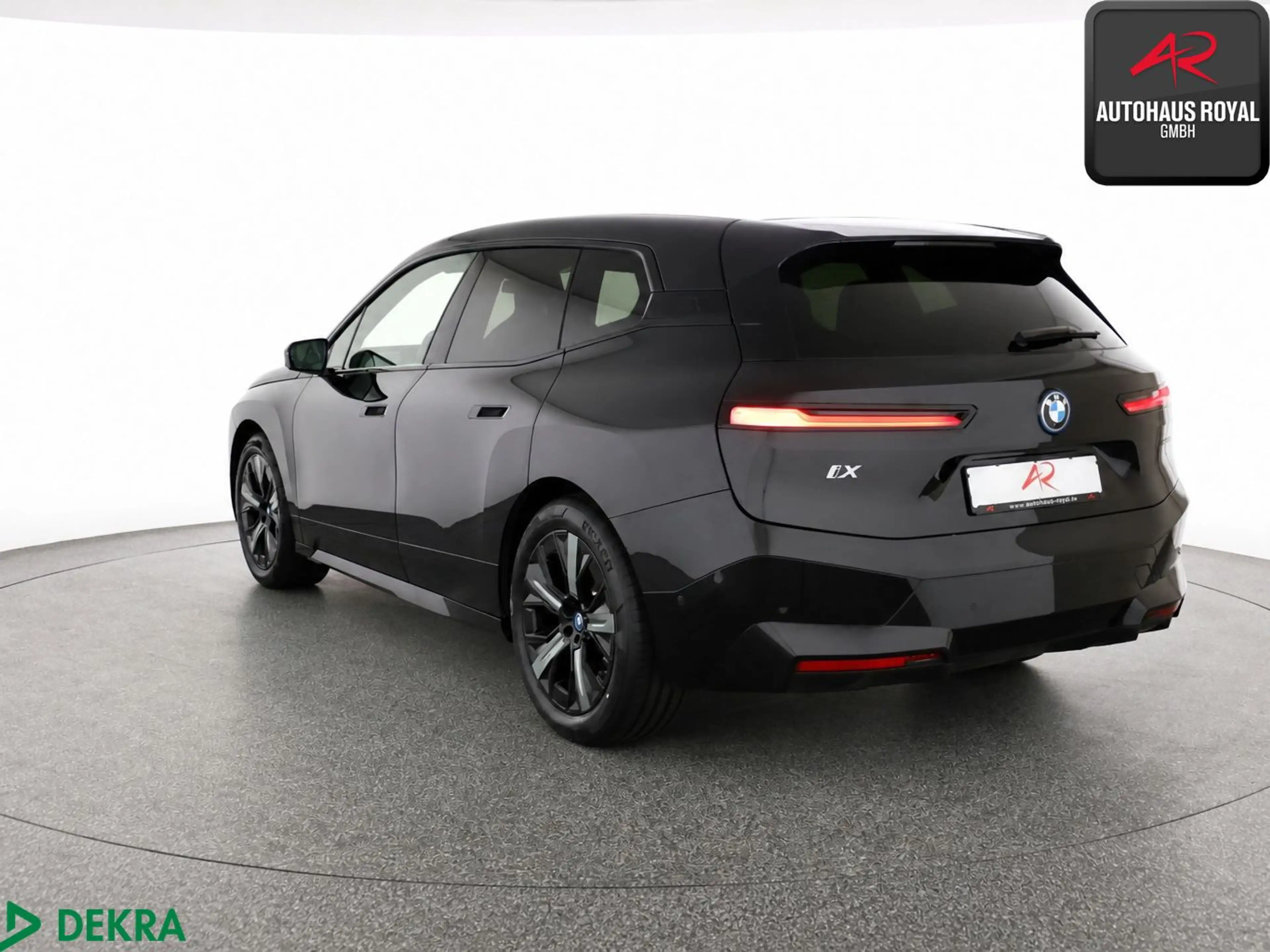 BMW iX xDrive50 SPORT PANO,HUD,360GRAD,SITZKLIMA,AHK — photo 3