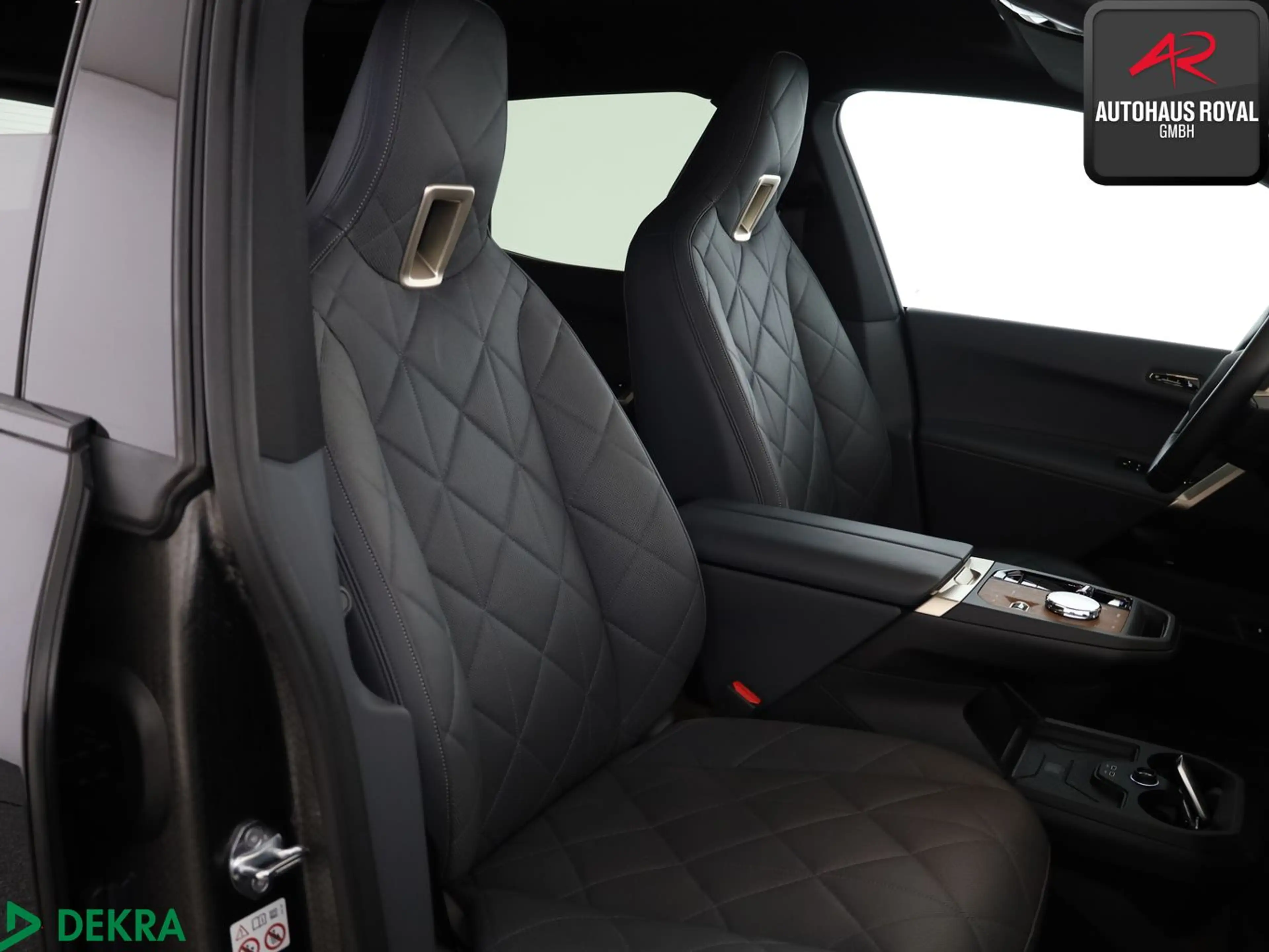 BMW iX xDrive50 SPORT PANO,HUD,360GRAD,SITZKLIMA,AHK — photo 11