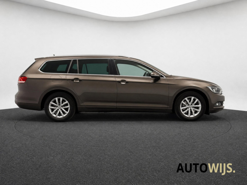 Volkswagen Passat Variant 1.4 TSI ACT Connected Series Plus|PANO|LEDER|CAMER — photo 11