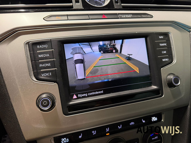 Volkswagen Passat Variant 1.4 TSI ACT Connected Series Plus|PANO|LEDER|CAMER — photo 24
