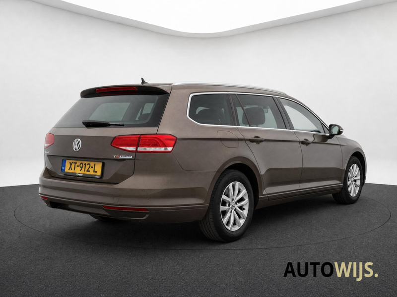 Volkswagen Passat Variant 1.4 TSI ACT Connected Series Plus|PANO|LEDER|CAMER — photo 9