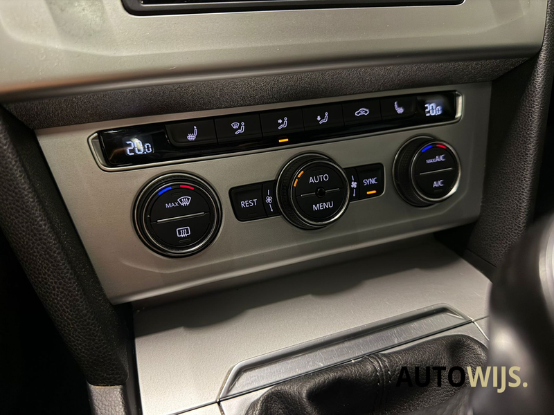 Volkswagen Passat Variant 1.4 TSI ACT Connected Series Plus|PANO|LEDER|CAMER — photo 22