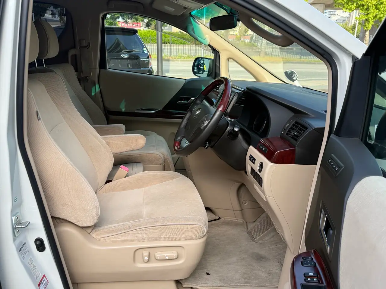 Toyota Sienna снимка Toyota Sienna