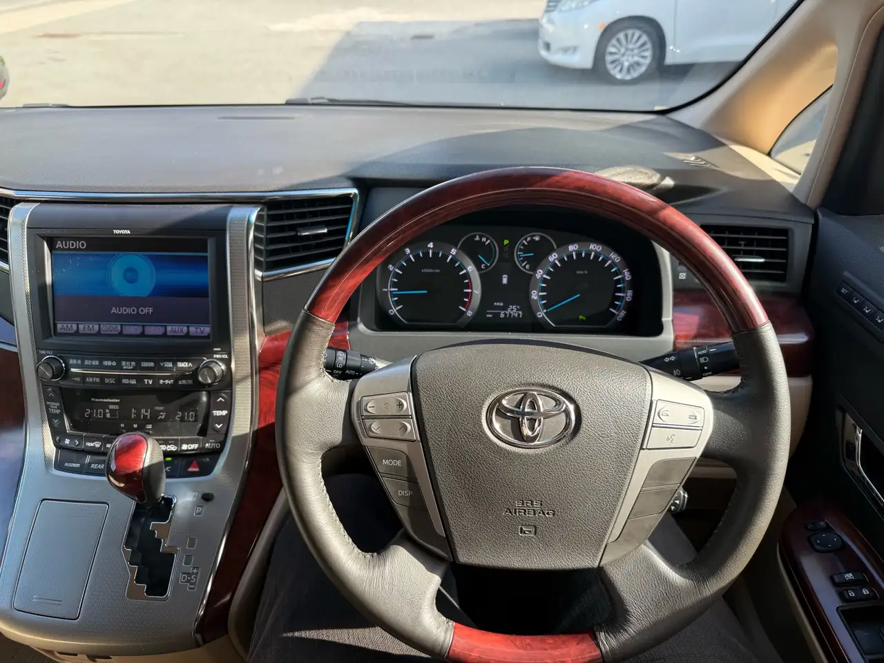 Toyota Sienna снимка Toyota Sienna