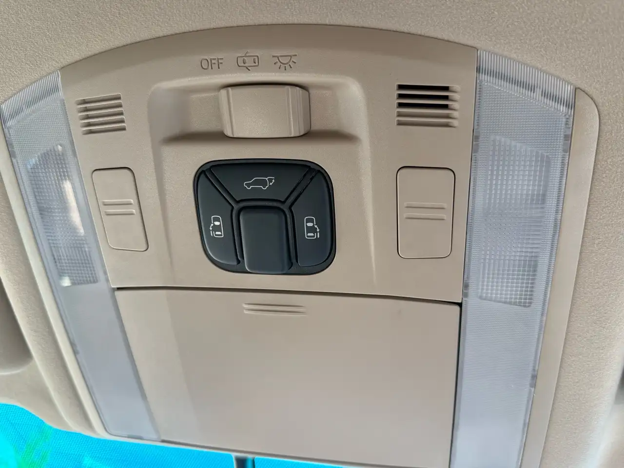 Toyota Sienna снимка Toyota Sienna