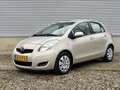 Toyota Yaris 1.3 VVTi Aspiration 5 Deurs 2e eig,dealer o.h [ ai Beige - thumbnail 1