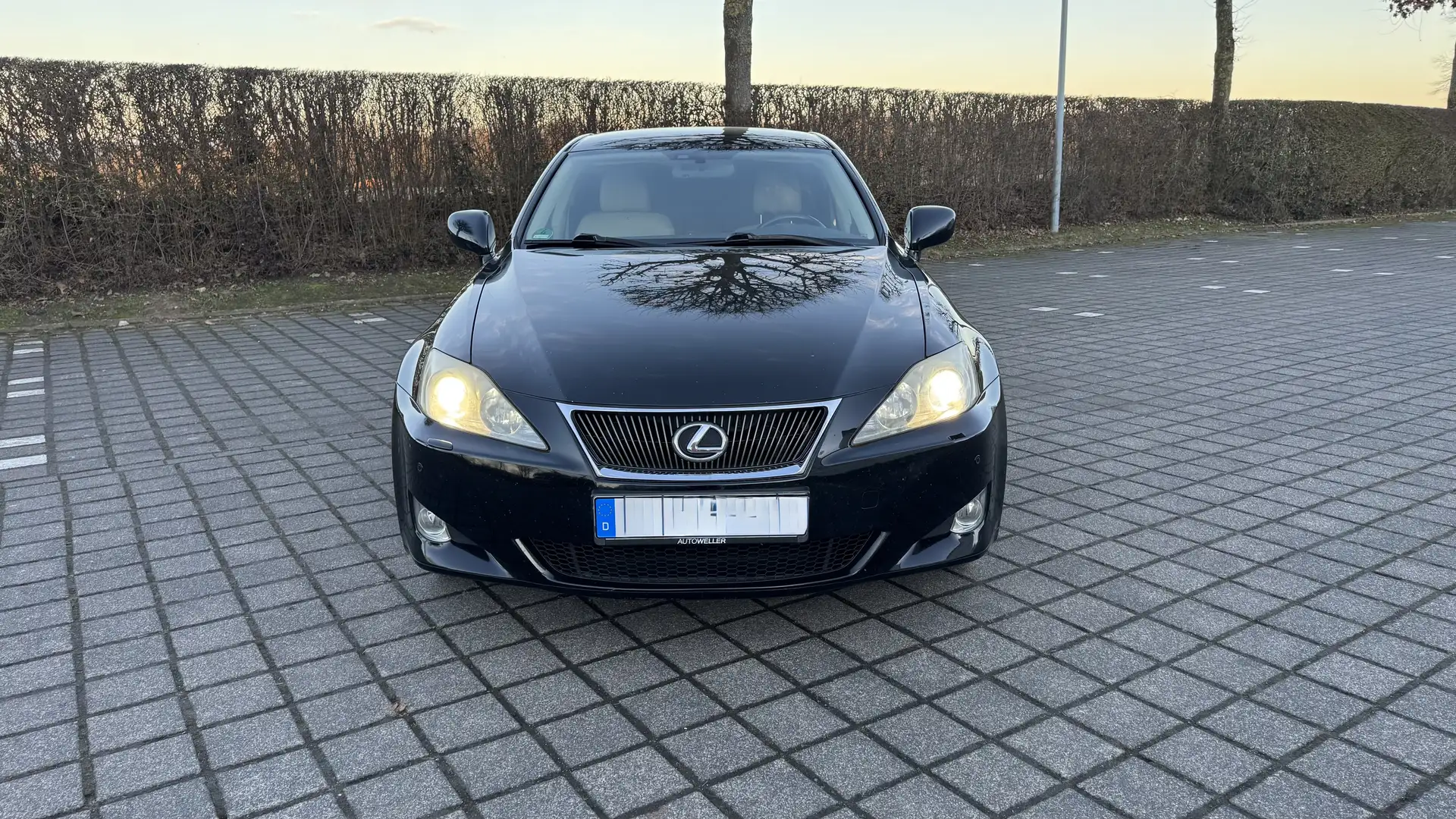 Lexus IS 220d Luxury Line Schwarz - 1