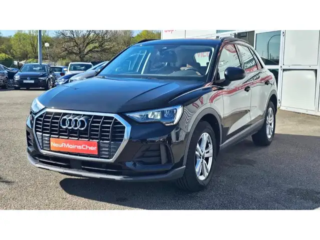 Audi Q3 view 19