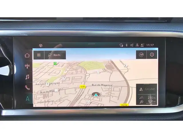 Audi Q3 view 10