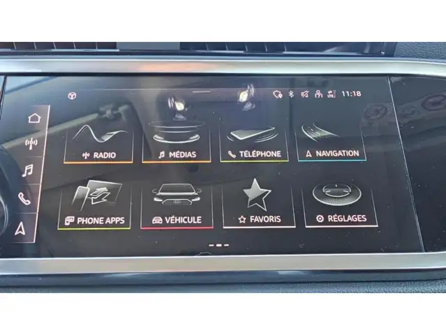 Audi Q3 view 13