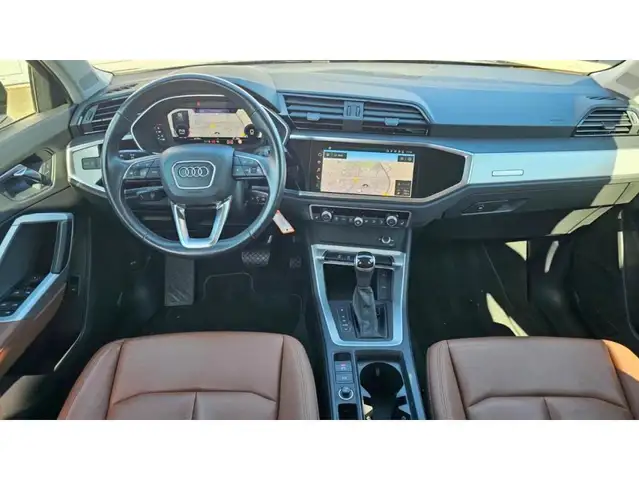 Audi Q3 view 4