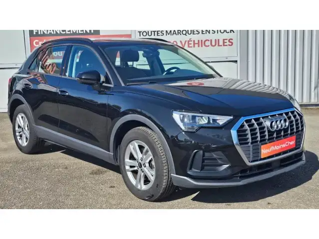 Audi Q3 view 17
