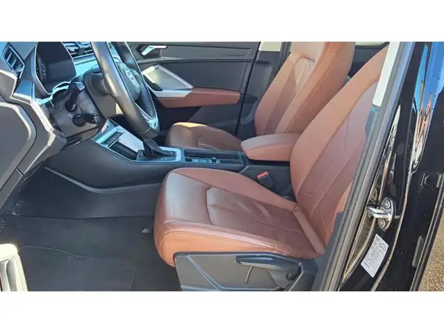 Audi Q3 view 14