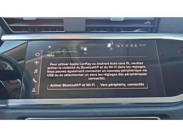 Audi Q3 view 12