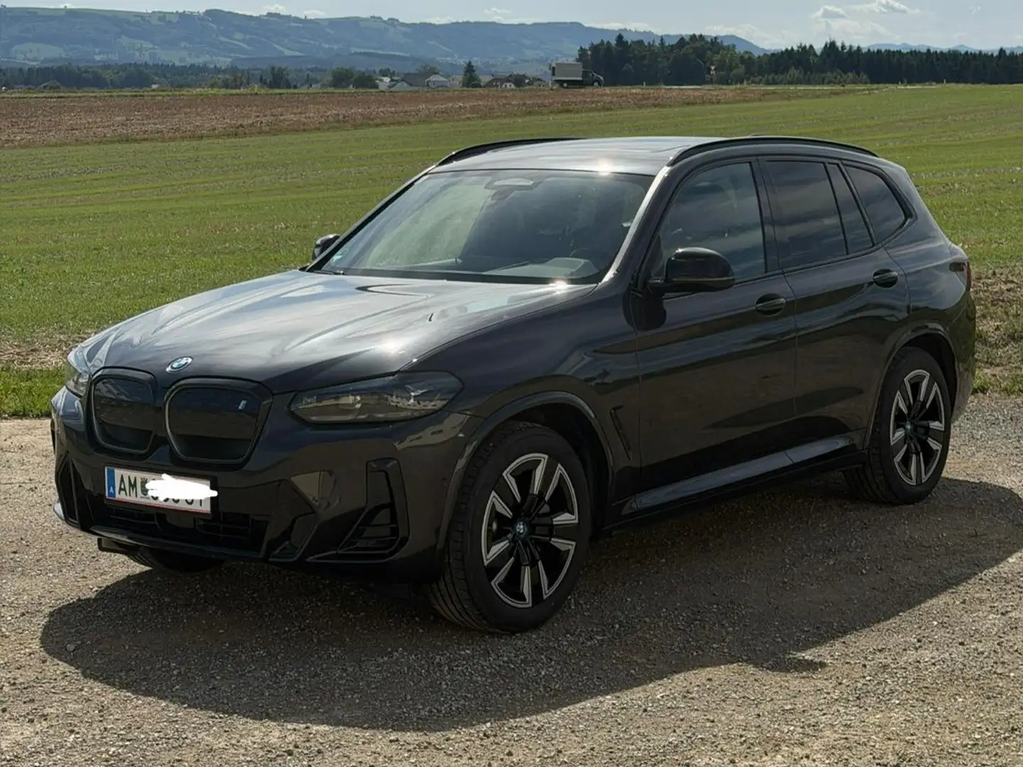 BMW iX3 iX3 AHK / 8-fach bereift / Pano Grau - 1