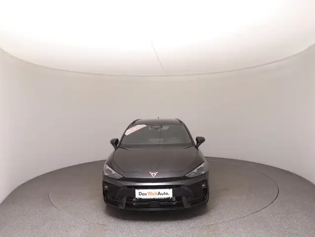 Cupra Leon view 3