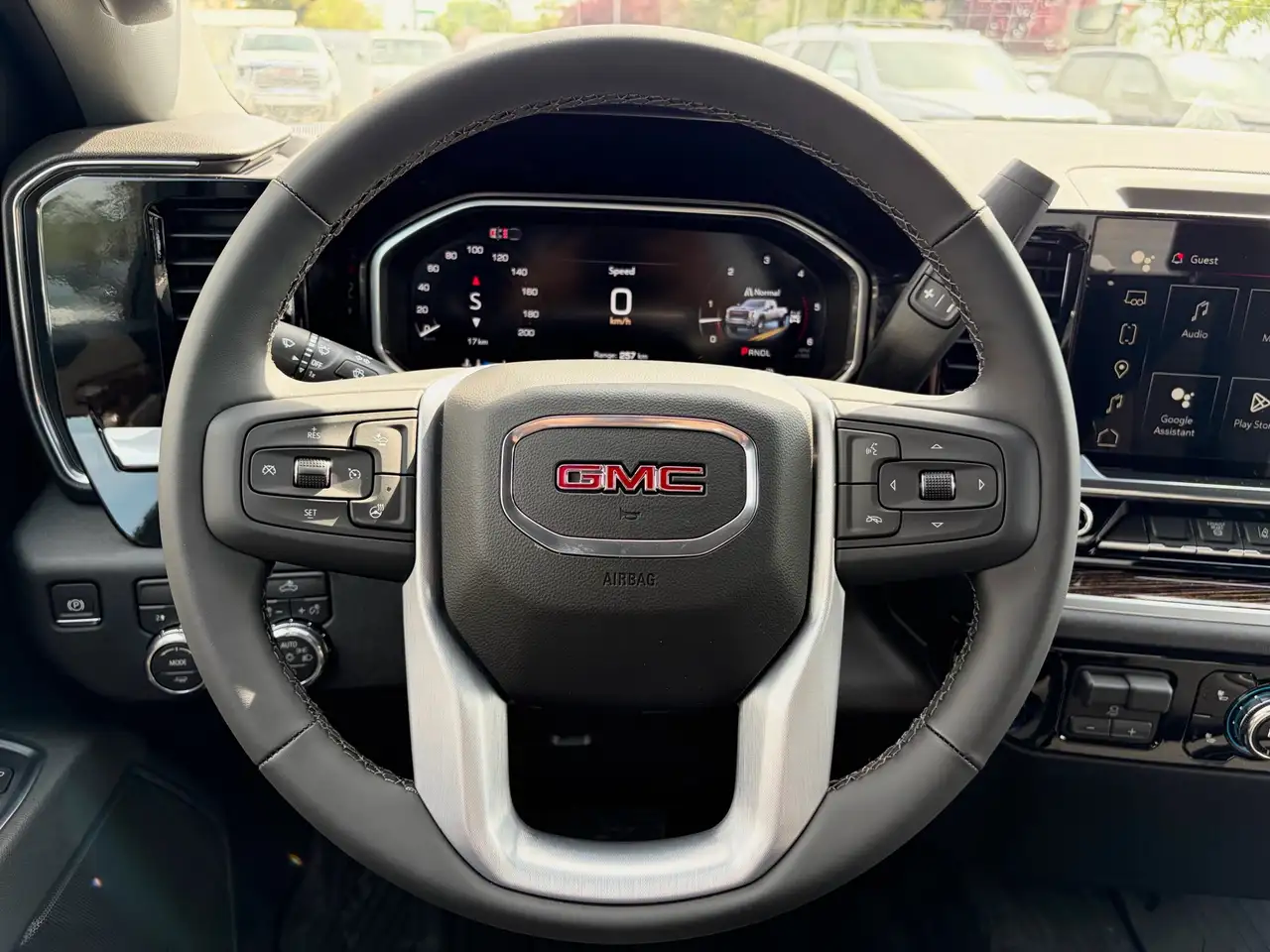 GMC Sierra 3500HD снимка GMC Sierra 3500HD