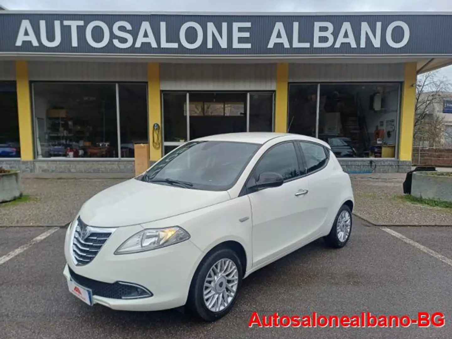 Lancia Ypsilon 0.9 TwinAir 85 CV 5 porte S&S DFN Platinum Blanco - 1