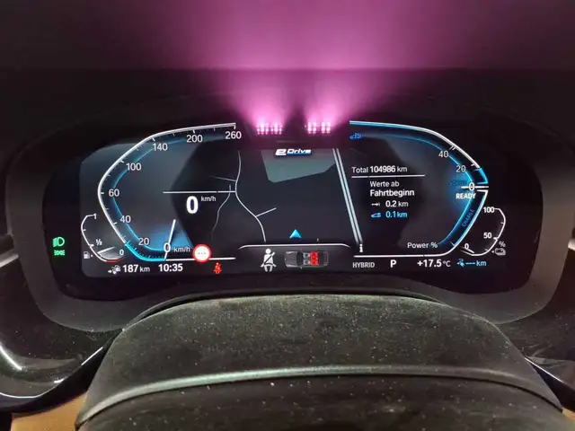 BMW 5 Series view 11