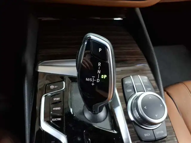 BMW 5 Series view 10
