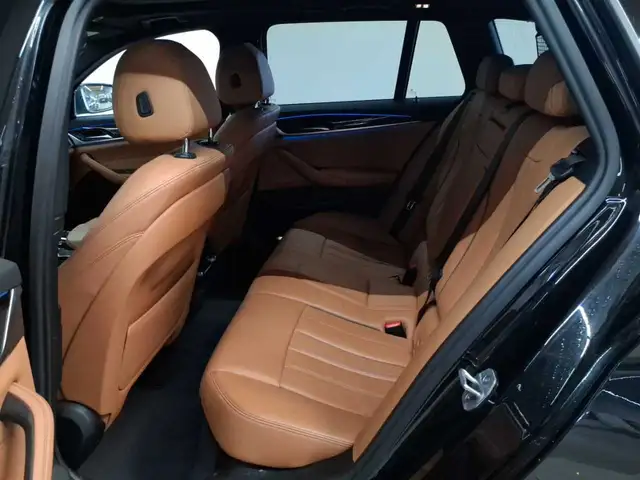 BMW 5 Series view 13