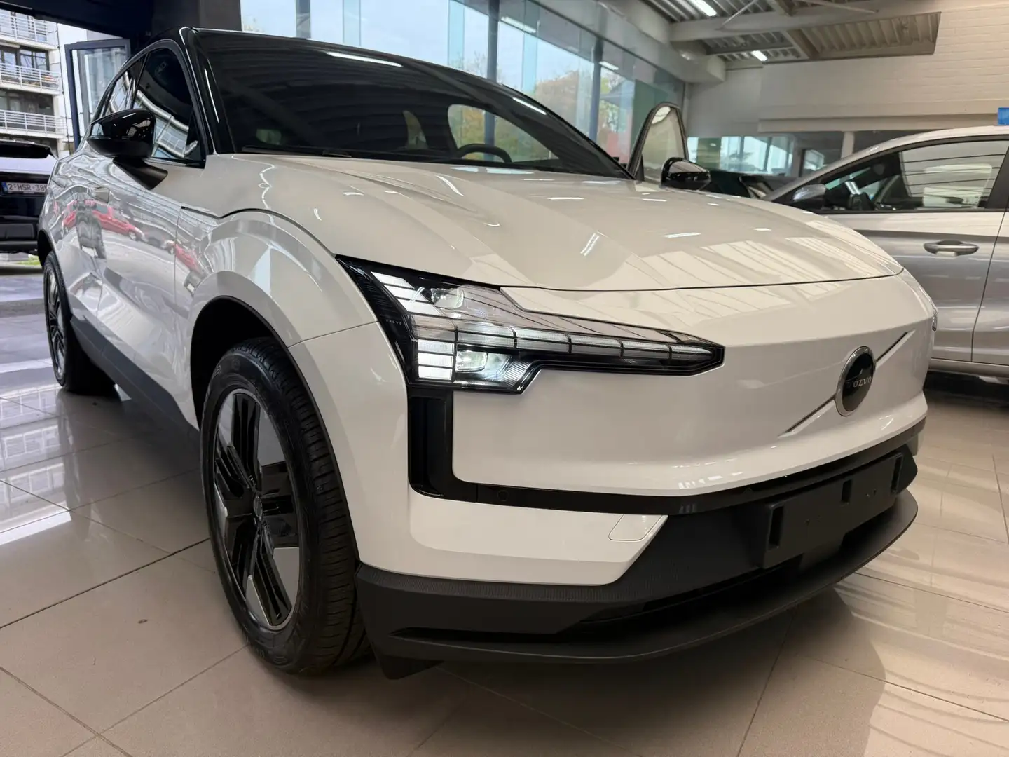 Volvo EX30 PLUS Single Motor - NIEUW ! Wit - 1