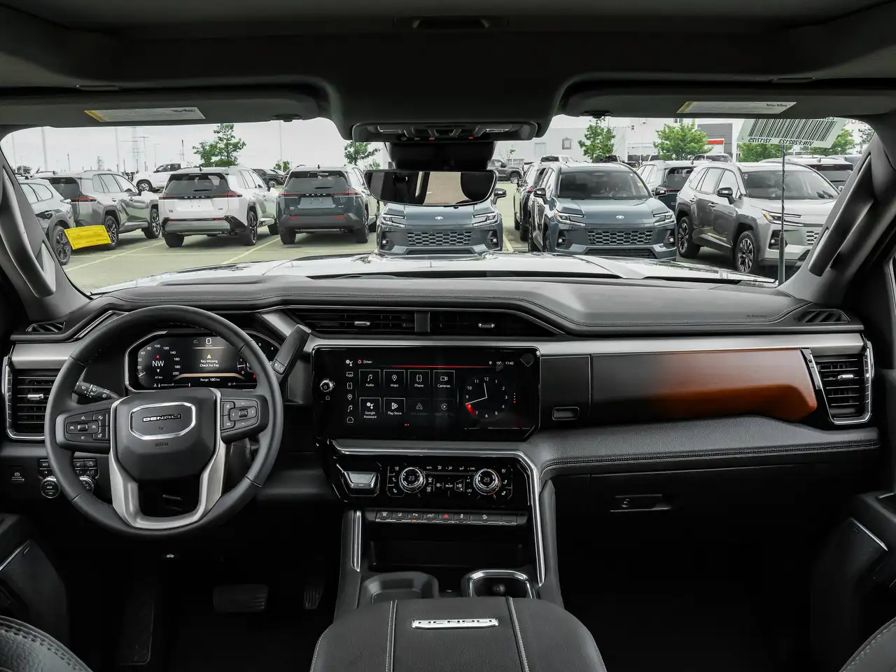 GMC Sierra 3500HD снимка GMC Sierra 3500HD