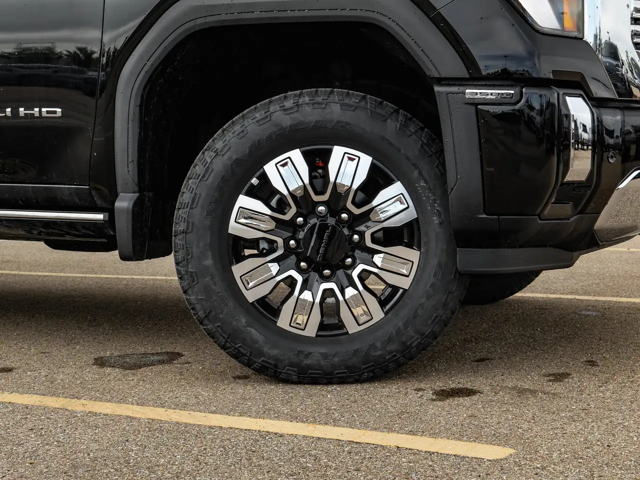 GMC Sierra 3500HD снимка GMC Sierra 3500HD