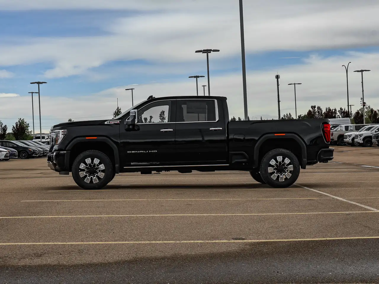 GMC Sierra 3500HD снимка GMC Sierra 3500HD